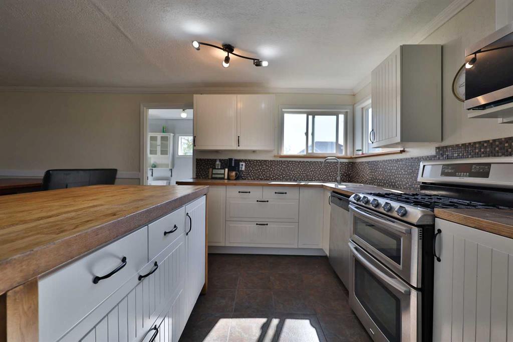 Picture for 54 8 Avenue W https://www.cirrealty.ca/reb/ldar/2/A2258122_10.jpg