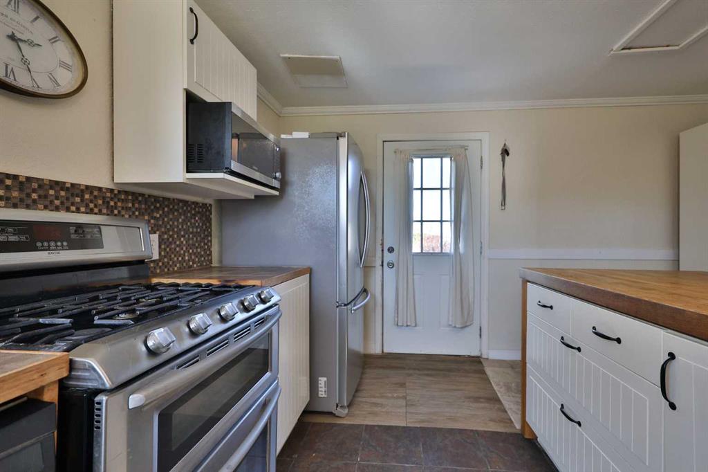 Picture for 54 8 Avenue W https://www.cirrealty.ca/reb/ldar/2/A2258122_11.jpg