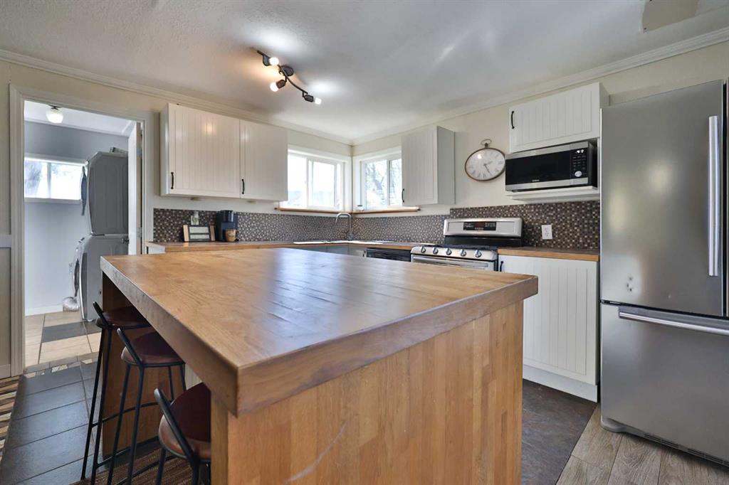 Picture for 54 8 Avenue W https://www.cirrealty.ca/reb/ldar/2/A2258122_9.jpg