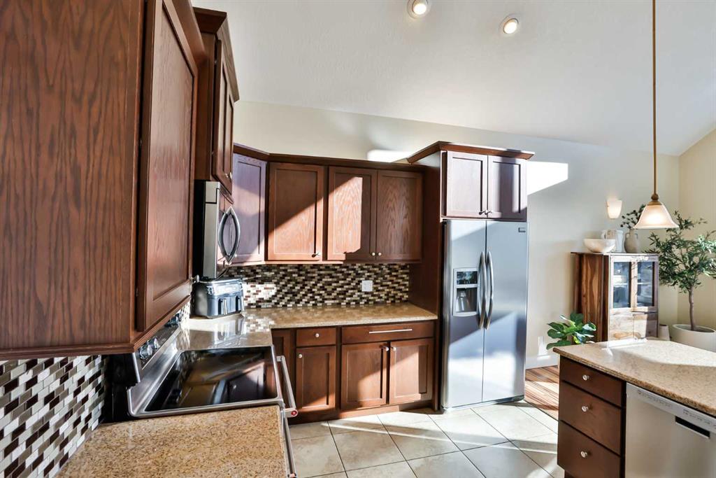 Picture for 804 Fairway Boulevard  https://www.cirrealty.ca/reb/ldar/2/A2259592_11.jpg