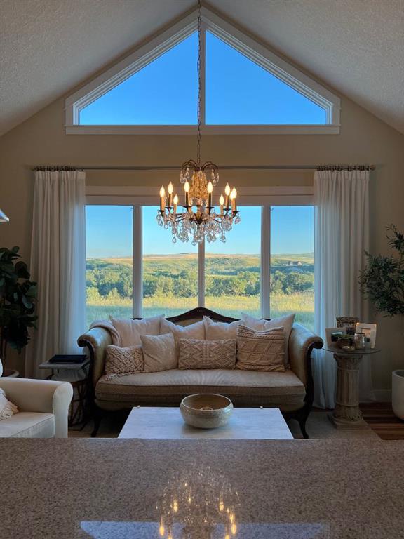 Picture for 804 Fairway Boulevard  https://www.cirrealty.ca/reb/ldar/2/A2259592_3.jpg