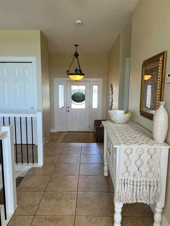 Picture for 804 Fairway Boulevard  https://www.cirrealty.ca/reb/ldar/2/A2259592_4.jpg
