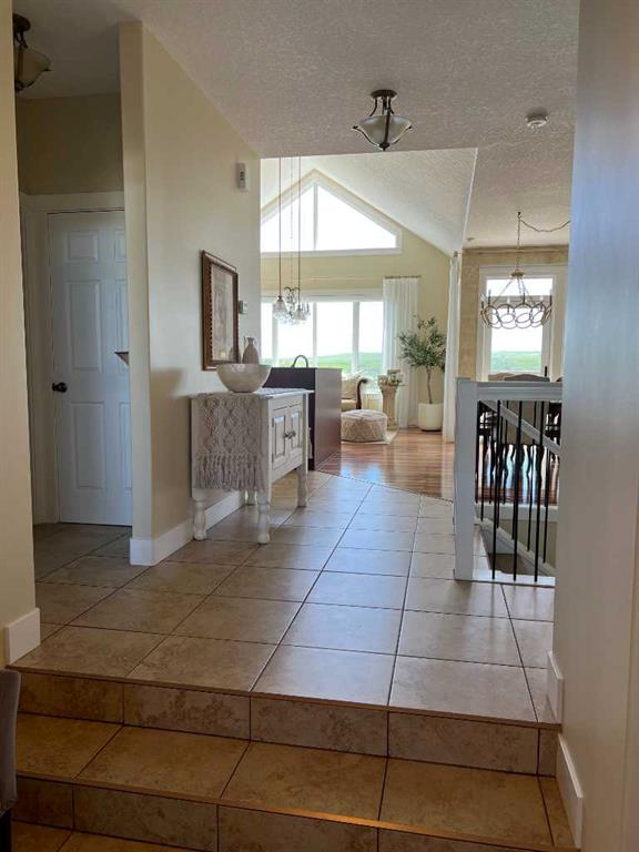 Picture for 804 Fairway Boulevard  https://www.cirrealty.ca/reb/ldar/2/A2259592_5.jpg