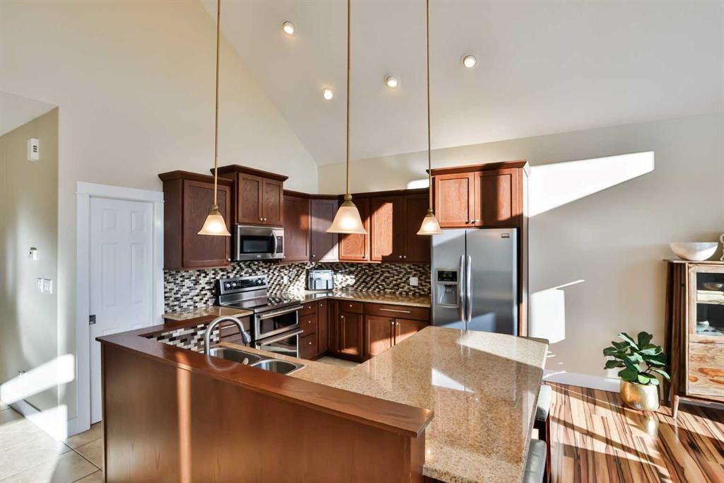 Picture for 804 Fairway Boulevard  https://www.cirrealty.ca/reb/ldar/2/A2259592_8.jpg