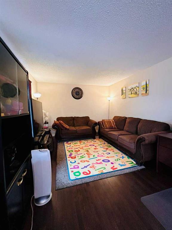 Picture for 920 8 Street N