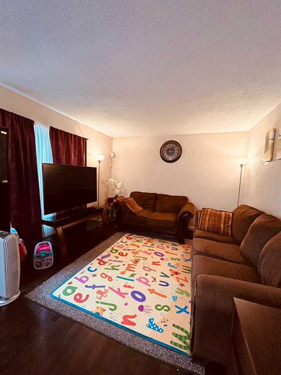 Picture for 920 8 Street N