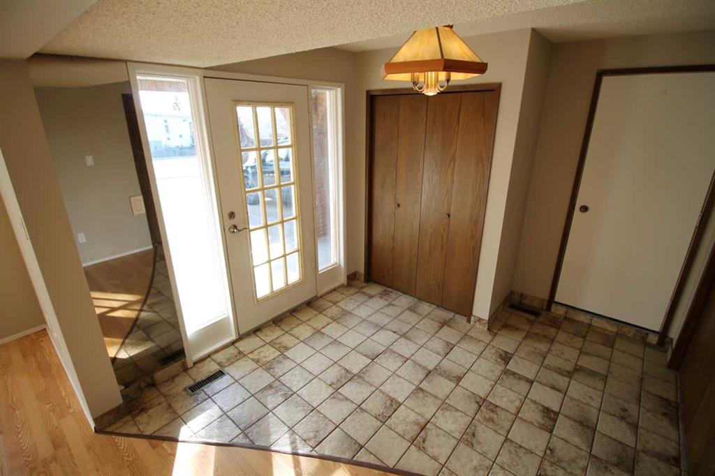 Picture for 107 7A Avenue S