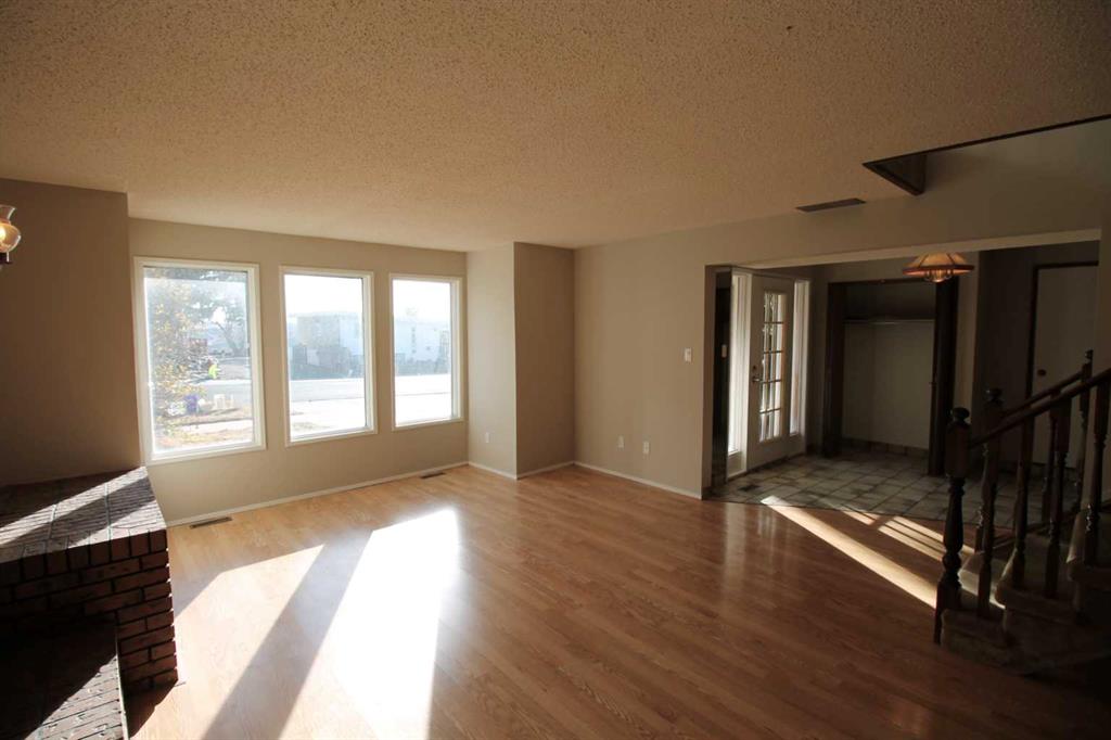 Picture for 107 7A Avenue S