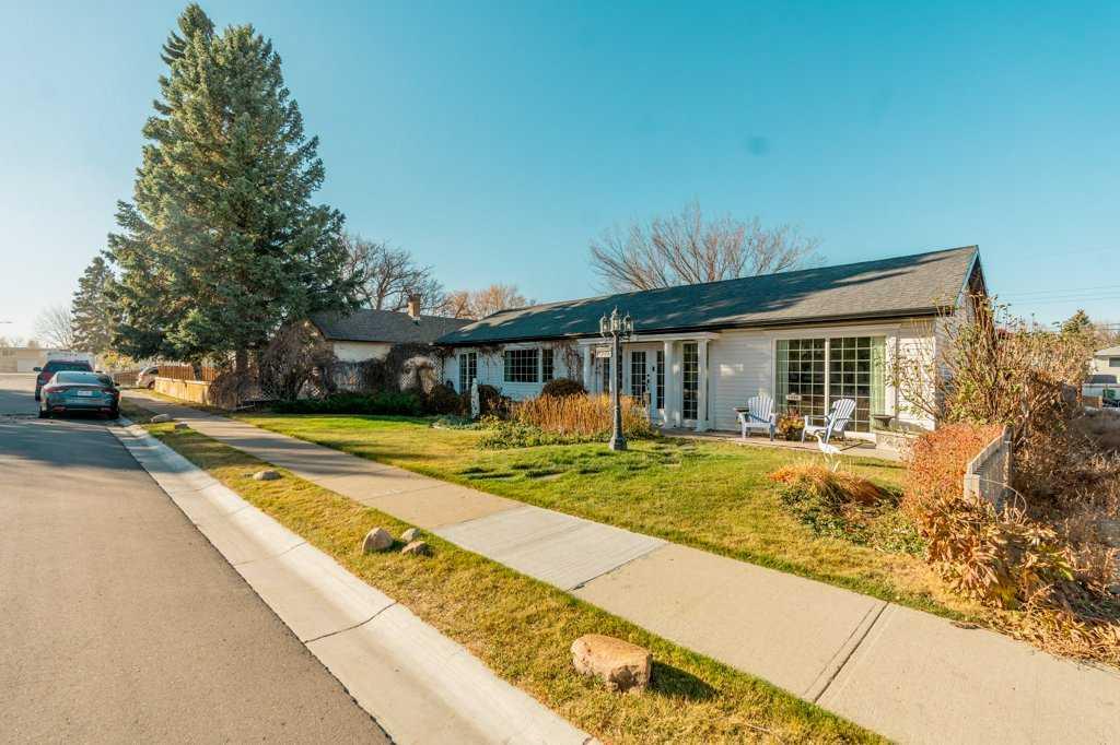 Picture for 1006 9 Street N