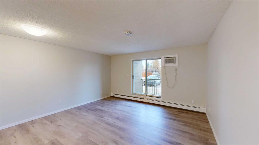 Picture for 108, 405 Columbia Boulevard W