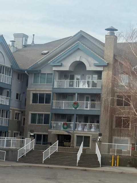 Picture for 208, 75 1 Avenue S