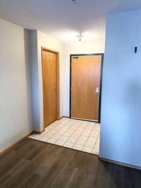 Picture for 208, 75 1 Avenue S