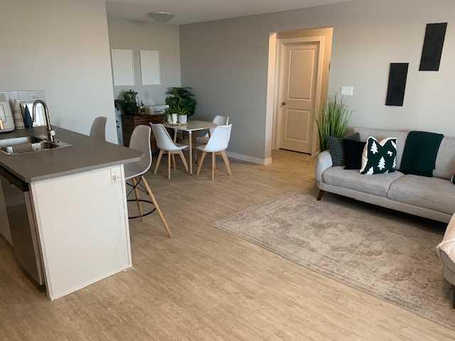 Picture for 355 Skeena Crescent W