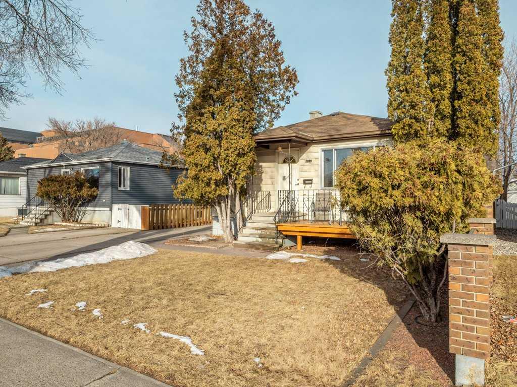 Picture for 1909 10 Avenue S