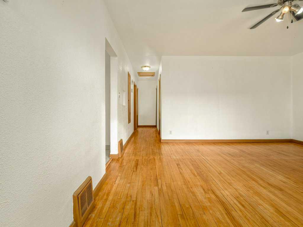 Picture for 1909 10 Avenue S