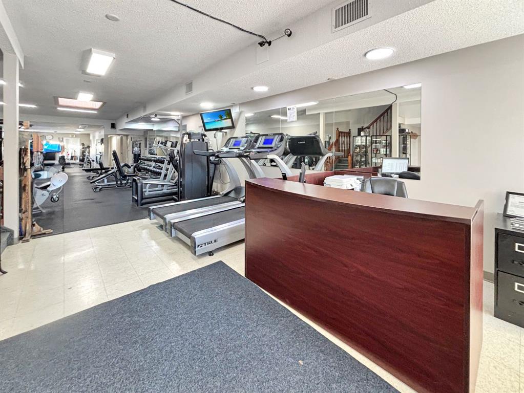 Picture for 136 49 Avenue W