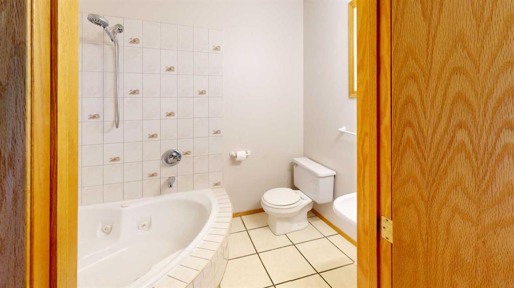 Picture for 7 Mt Alderson Place W