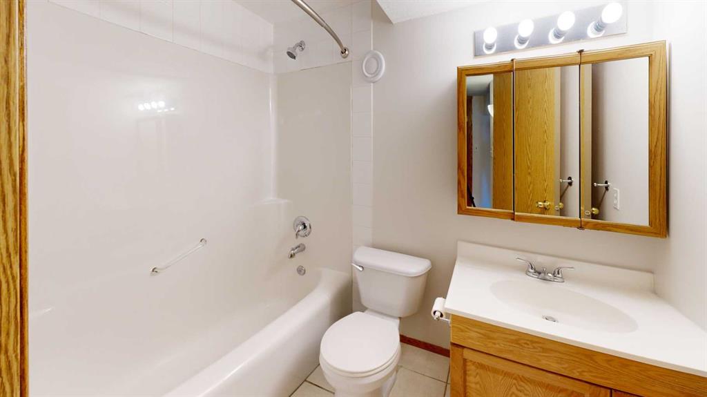 Picture for 7 Mt Alderson Place W