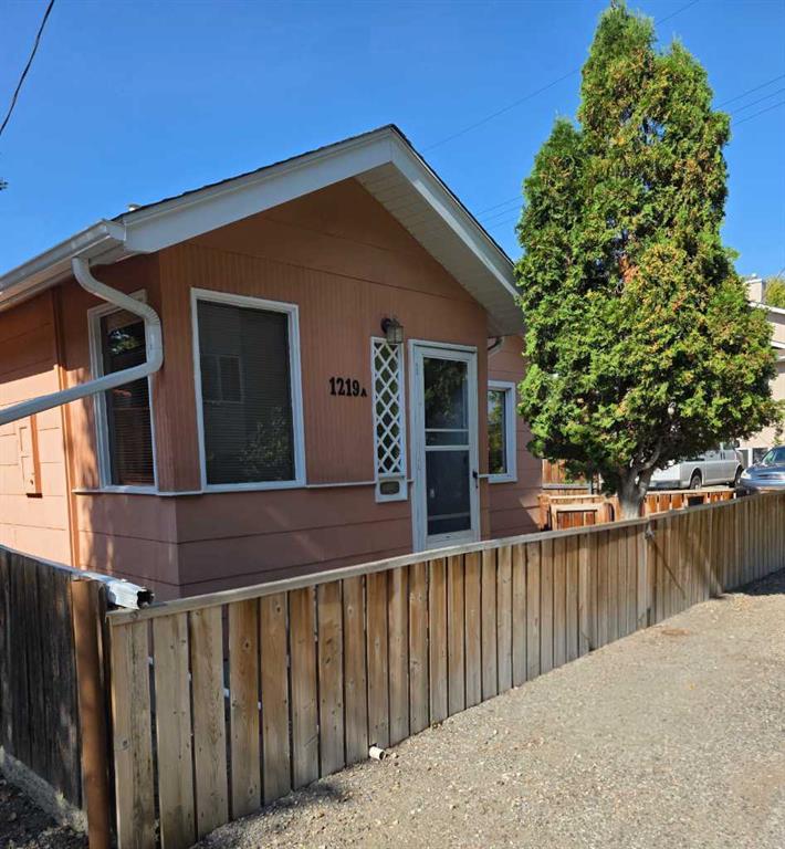 Picture for 1221 (1219A) 4 Avenue S