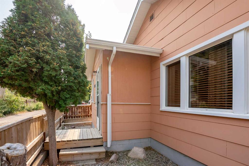 Picture for 1221 (1219A) 4 Avenue S