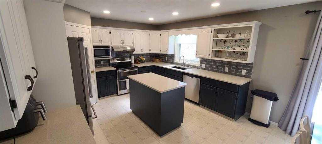 Picture for 337 Ojibwa Place W