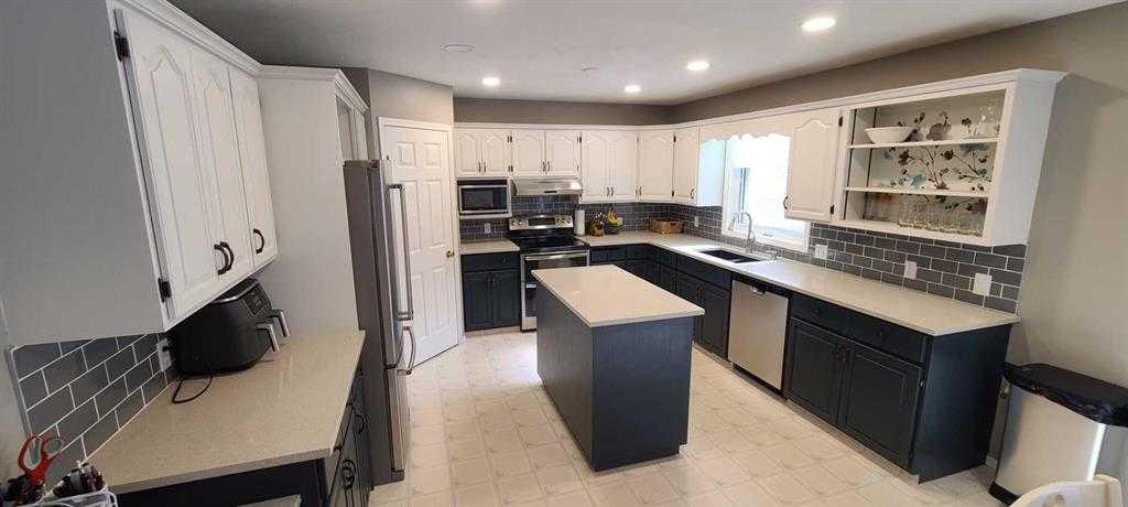 Picture for 337 Ojibwa Place W