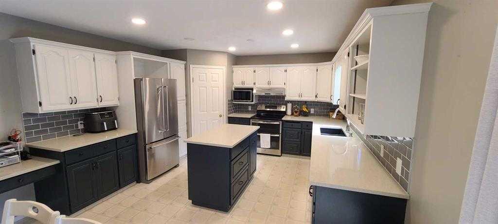 Picture for 337 Ojibwa Place W