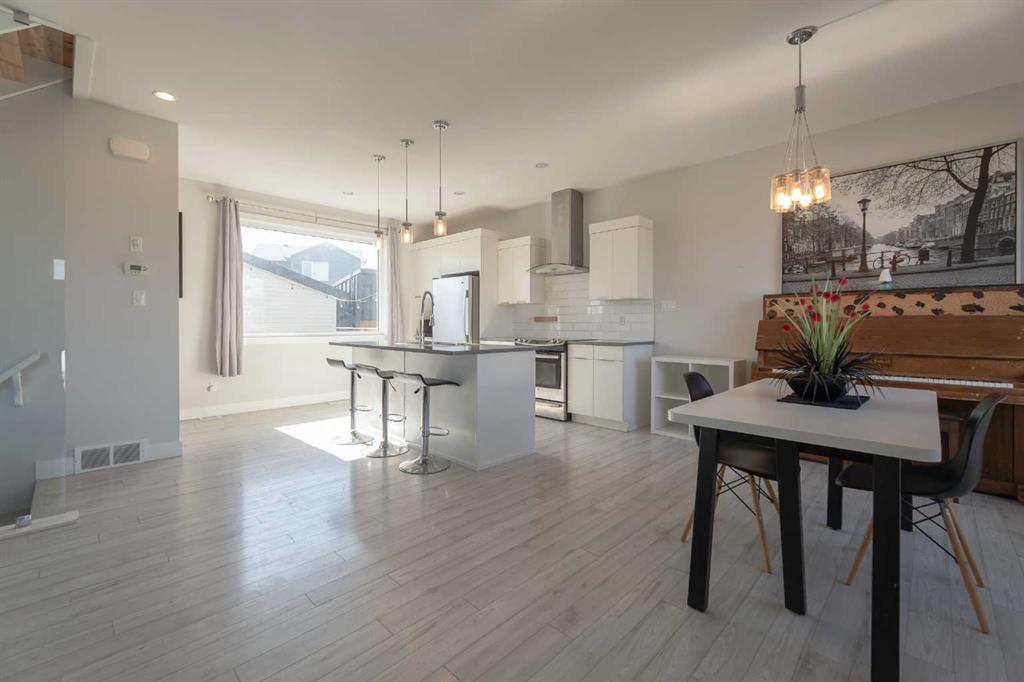 Picture for 201 Grassland Boulevard W
