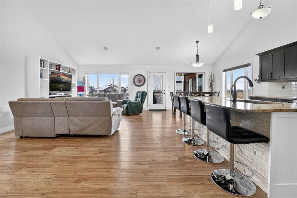 Picture for 64 Riverhurst Cove W