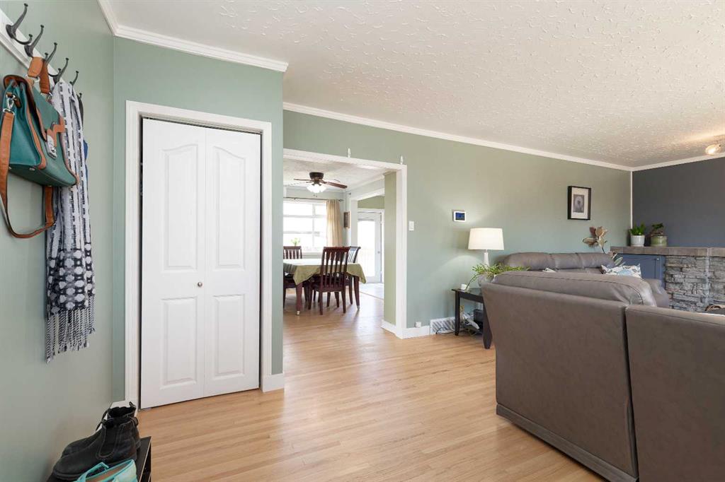 Picture for 406 20 Street N