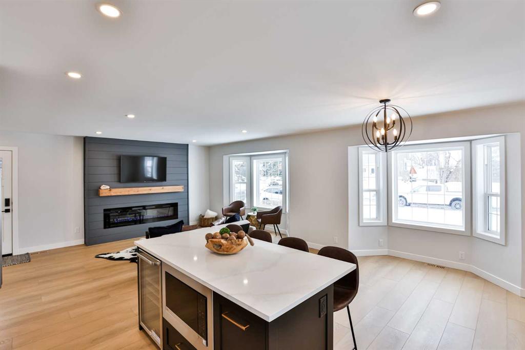 Picture for 330 Wascana Crescent SE