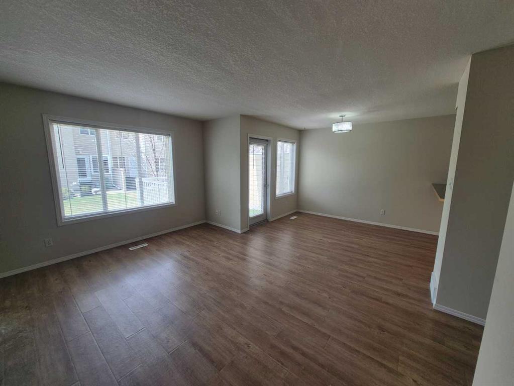 Picture for 21, 545 Highlands Boulevard W