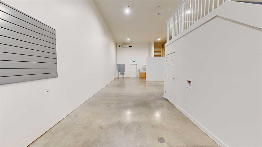 Picture for 5, 3954 30 Street N