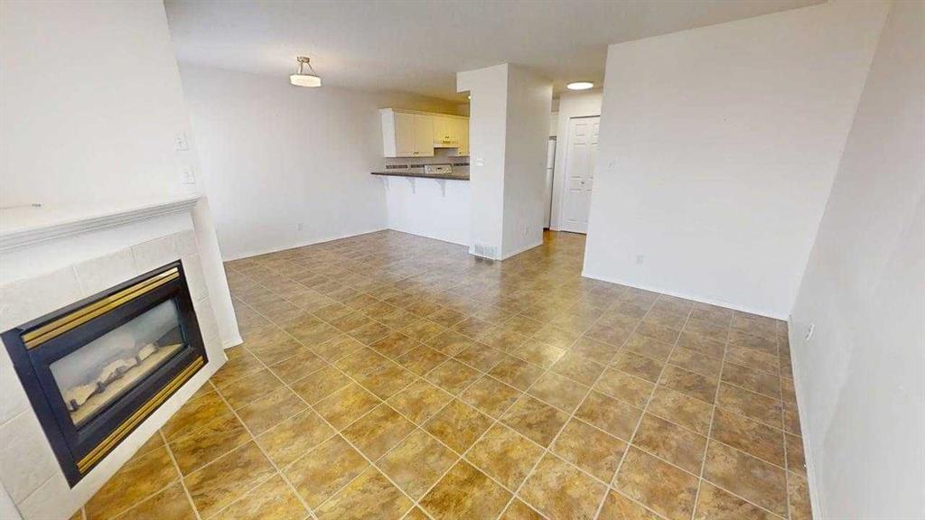 Picture for 3, 545 Highlands Boulevard W