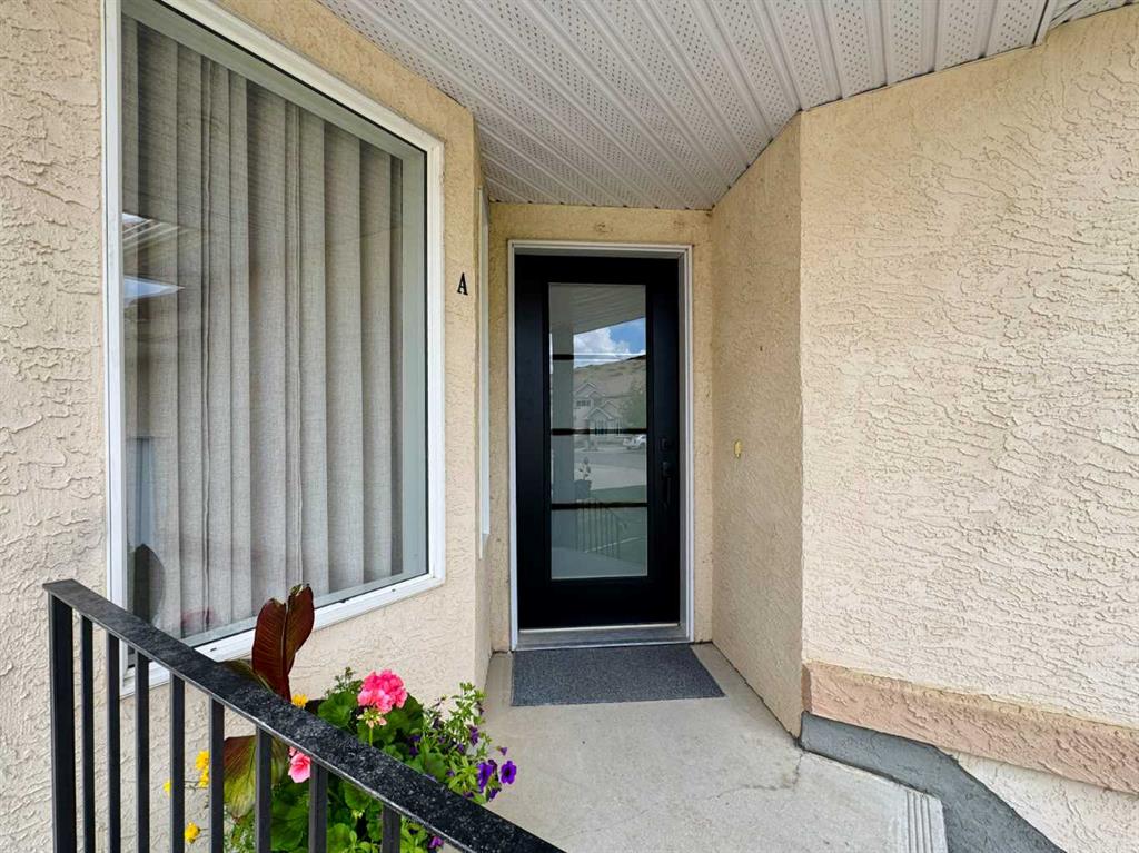 Picture for 1, 398 Canyon Boulevard W