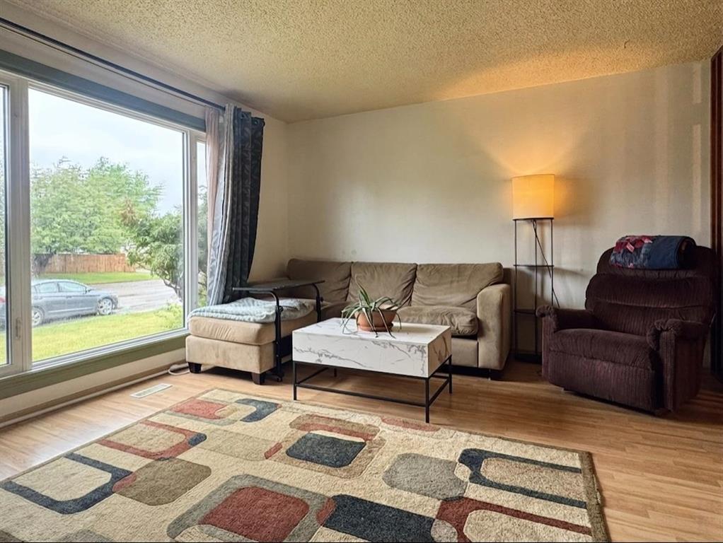 Picture for 42 Selkirk Road W