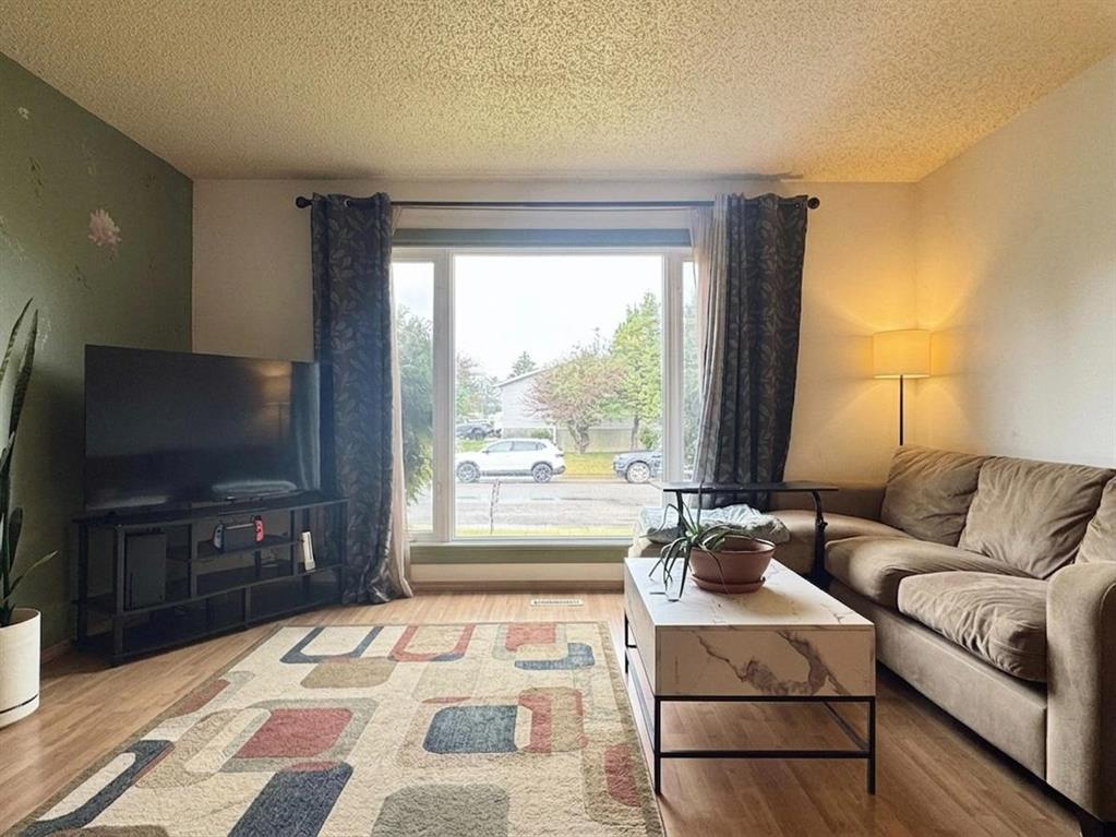Picture for 42 Selkirk Road W