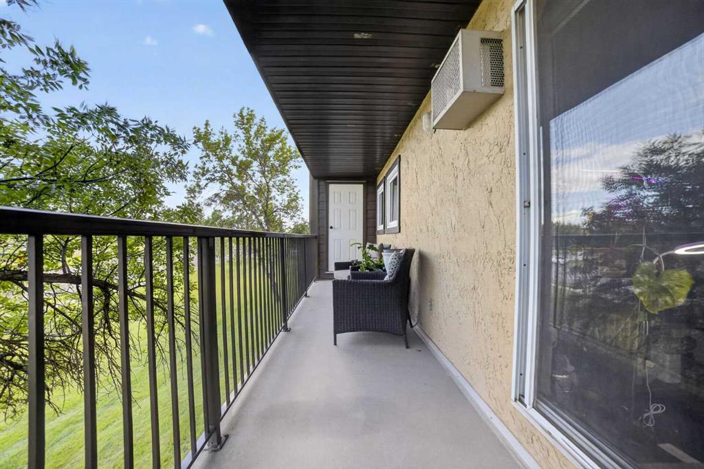 Picture for 206, 401 Columbia Boulevard W