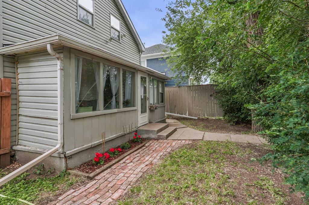 Picture for 405 12B Street N