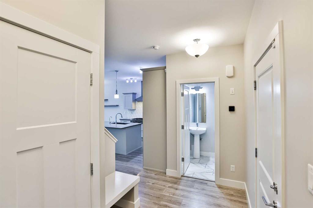Picture for 470 Bluebell Lane W