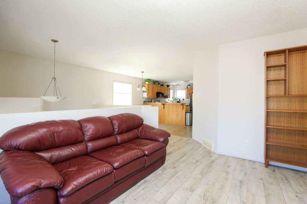 Picture for 644 Aberdeen Crescent W