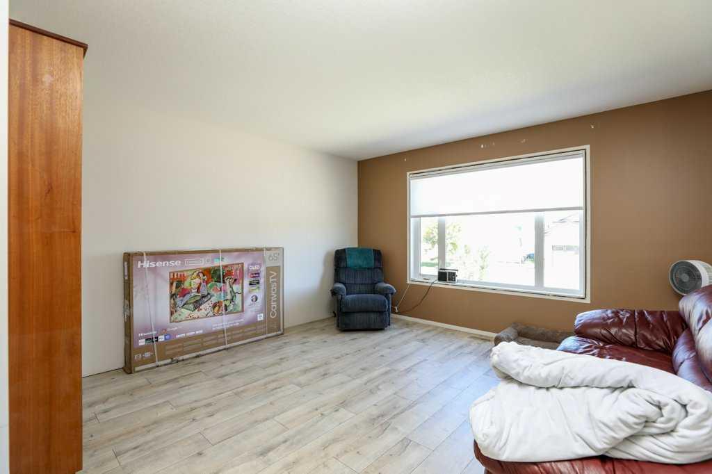 Picture for 644 Aberdeen Crescent W