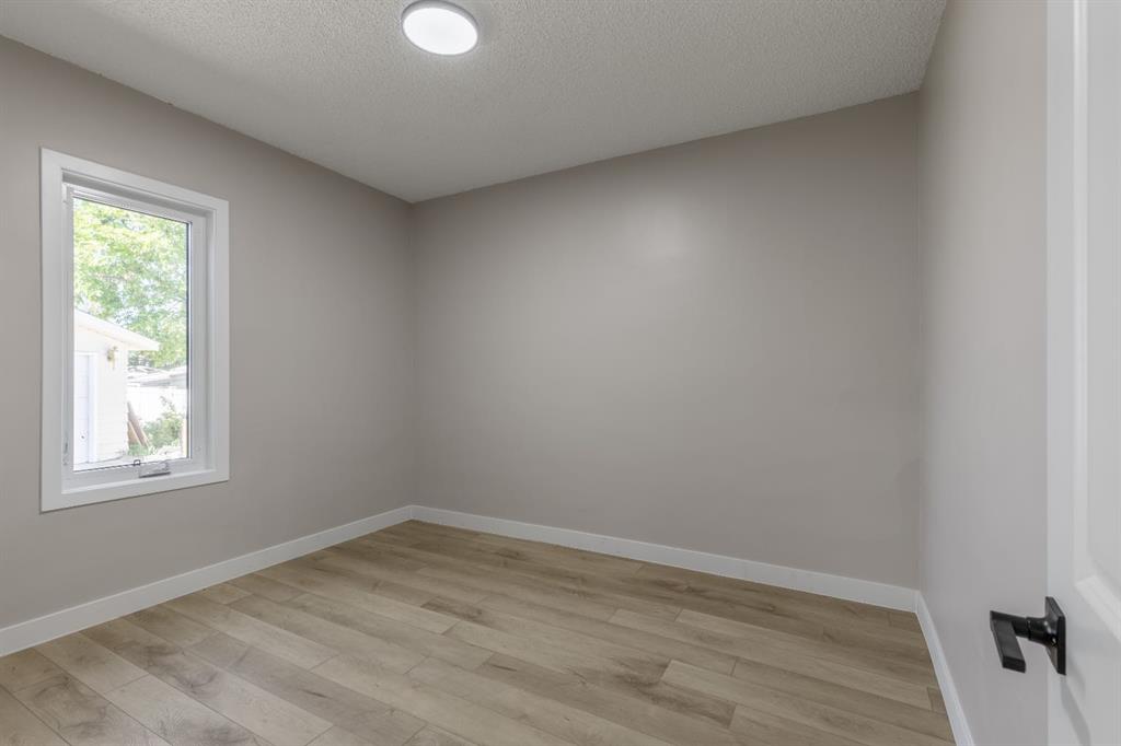 Picture for 257 2 Street W https://www.cirrealty.ca/reb/ldar/3/A2258613_14.jpg