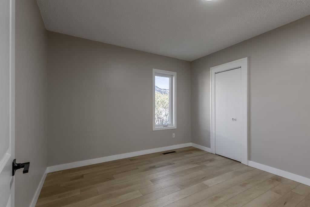 Picture for 257 2 Street W https://www.cirrealty.ca/reb/ldar/3/A2258613_17.jpg