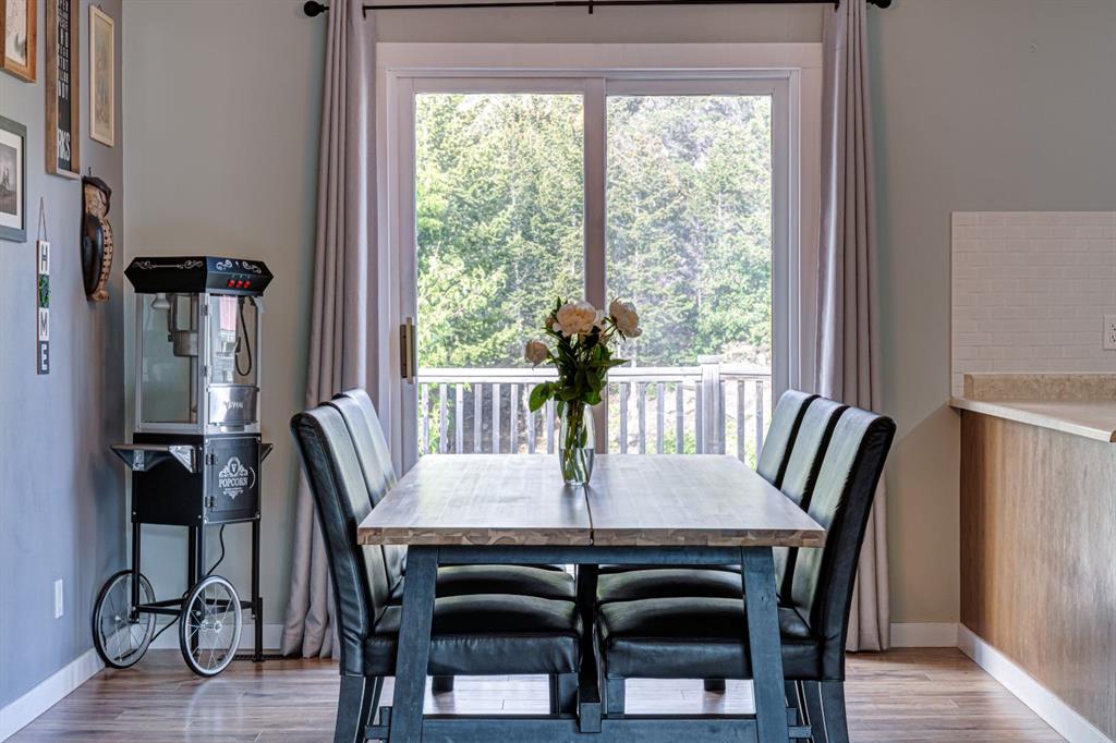 Picture for 21009 21 Avenue  https://www.cirrealty.ca/reb/ldar/3/A2260633_13.jpg