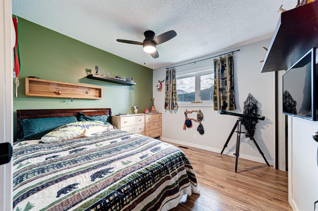 Picture for 21009 21 Avenue  https://www.cirrealty.ca/reb/ldar/3/A2260633_22.jpg
