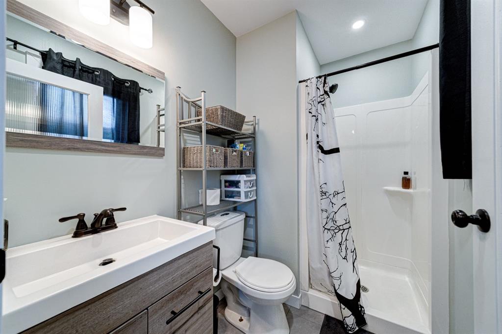 Picture for 21009 21 Avenue  https://www.cirrealty.ca/reb/ldar/3/A2260633_27.jpg
