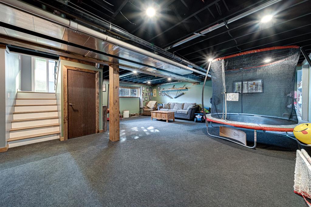 Picture for 21009 21 Avenue  https://www.cirrealty.ca/reb/ldar/3/A2260633_29.jpg