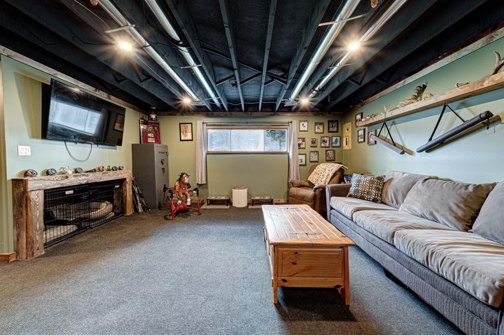 Picture for 21009 21 Avenue  https://www.cirrealty.ca/reb/ldar/3/A2260633_31.jpg