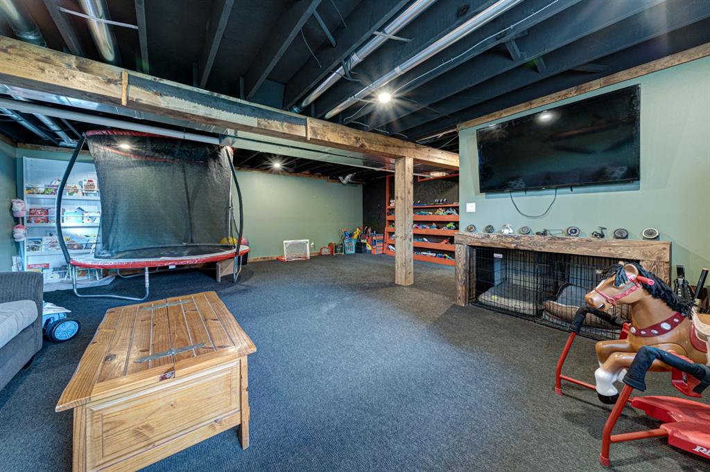 Picture for 21009 21 Avenue  https://www.cirrealty.ca/reb/ldar/3/A2260633_33.jpg